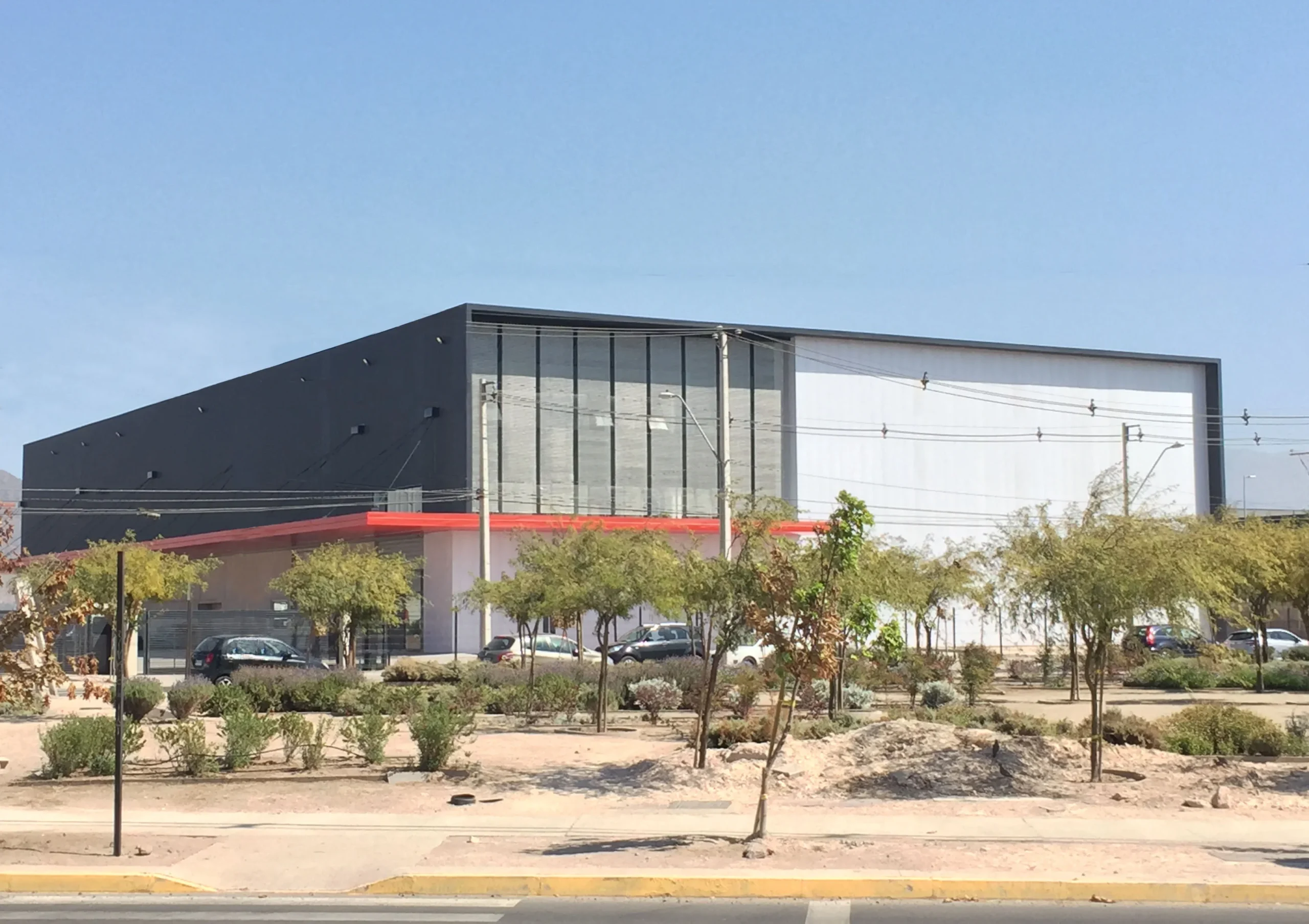 Centro de Distribución y Oficina Comercial Santa Bárbara
